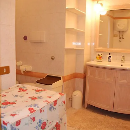 Sant'Alessio Apartment *