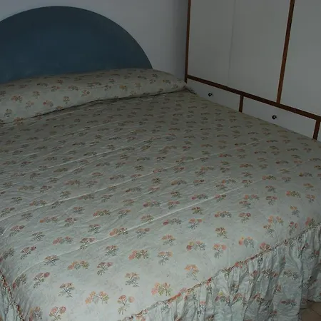 Sant'Alessio Apartment Lägenhet *